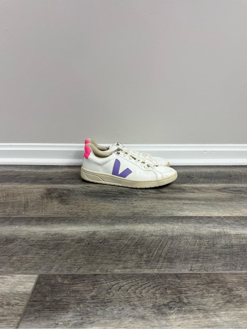 Veja‎ White/Purple Sneakers